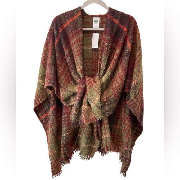 Woolrich Southwestern Aztec Boucle Poncho Shawl NWT OS - Picture 3 of 5